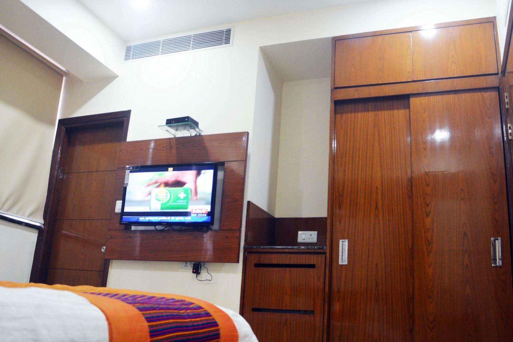 Hotel Trinity Corporate Udyog Vihar Gurgaon Zewnętrze zdjęcie